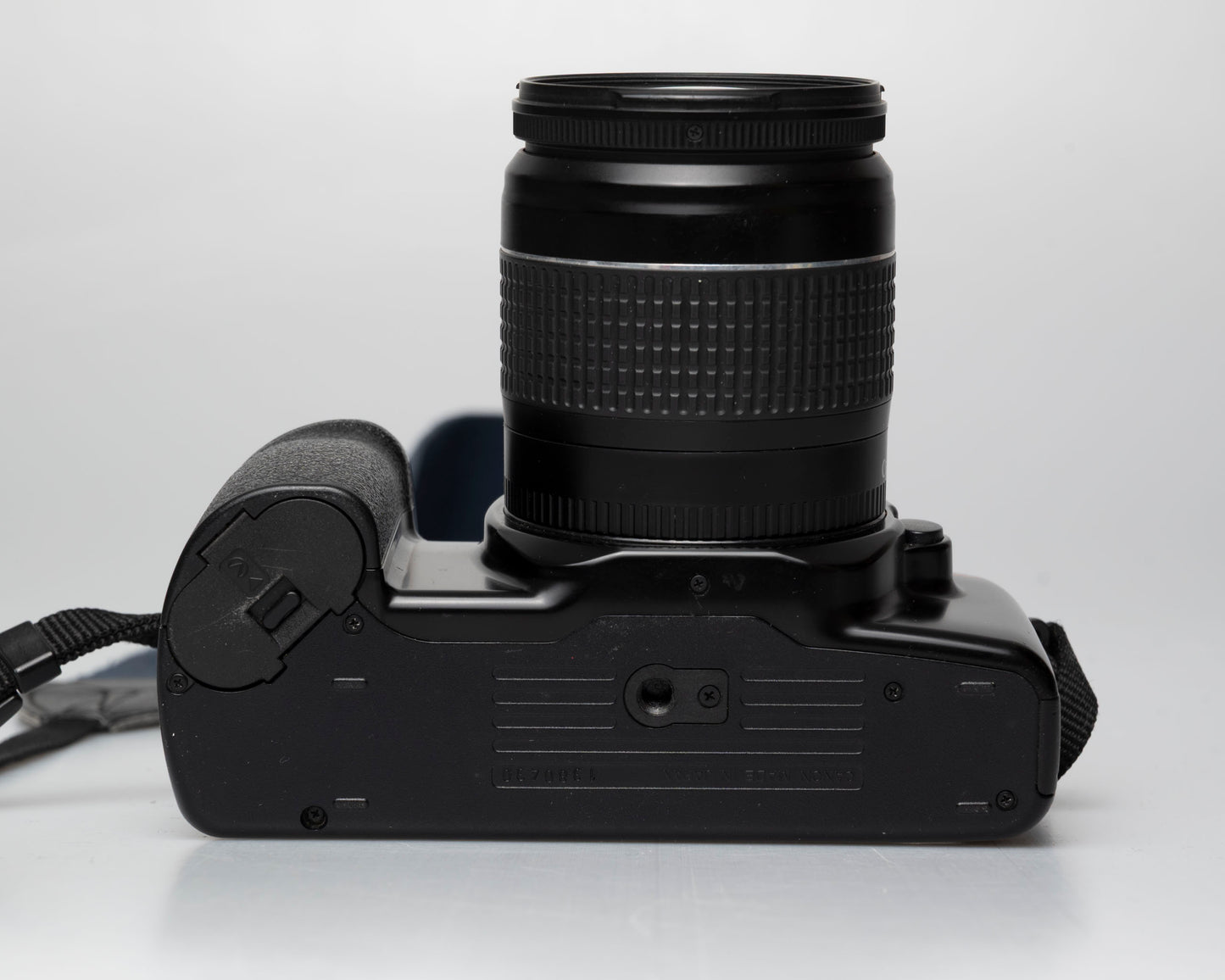 Canon EOS Rebel reflex 35mm avec objectif Canon EF 28-80mm