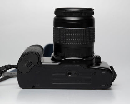 Canon EOS Rebel reflex 35mm avec objectif Canon EF 28-80mm