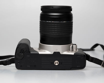 Canon EOS Rebel 2000 reflex 35mm avec objectif Canon EF 35-80 + étui toujours prêt