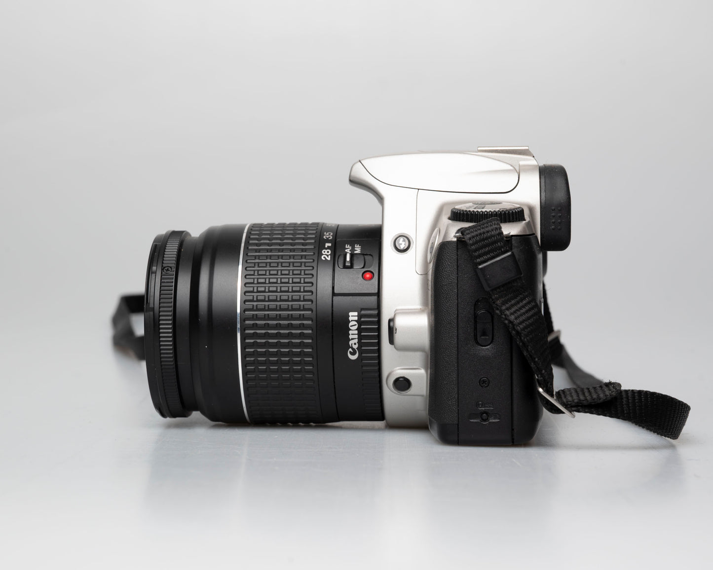 Canon EOS Rebel 2000 reflex 35mm avec objectif Canon EF 35-80 + étui toujours prêt