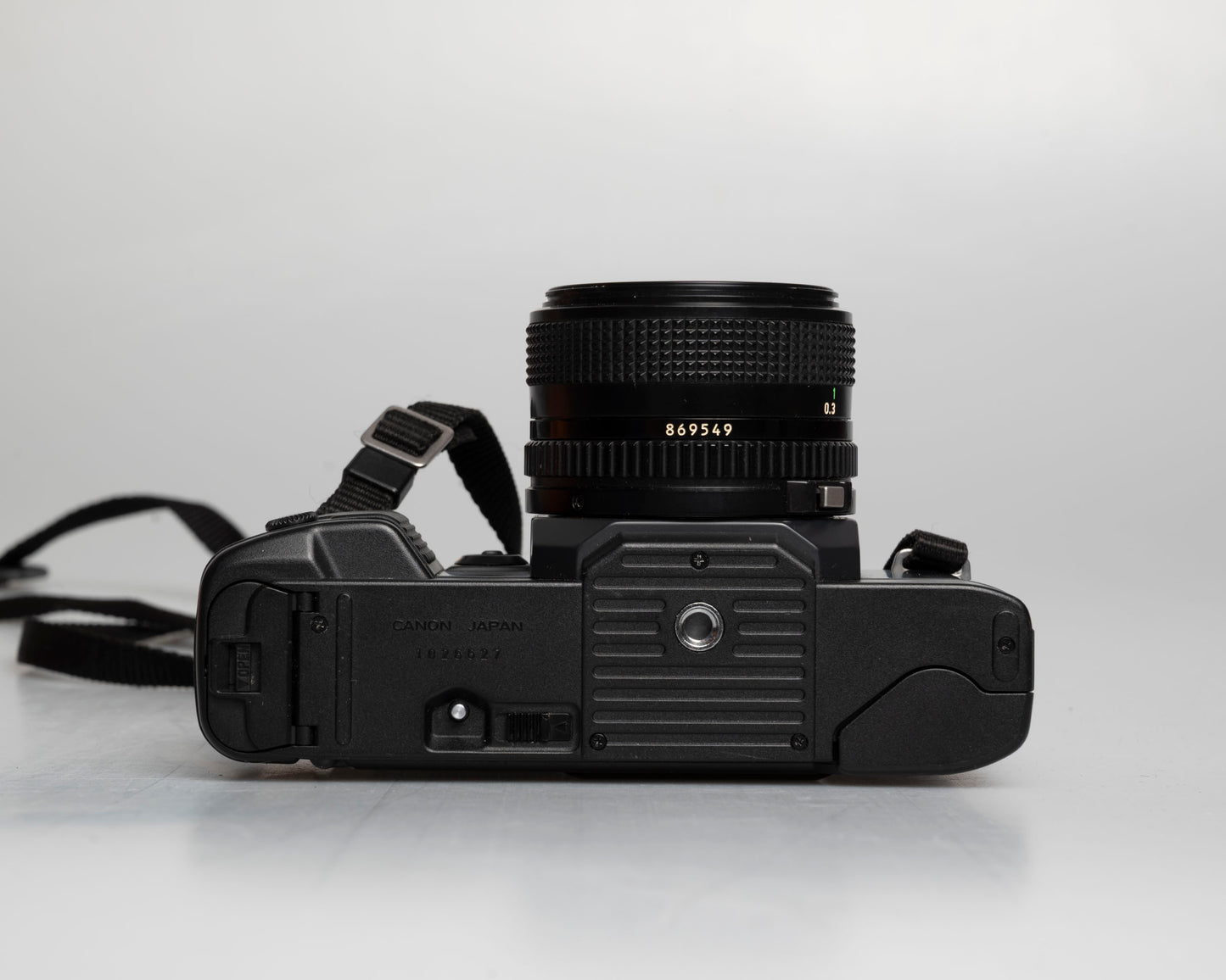 Canon T70 35mm SLR with FD 28mm f2.8 lens (serial 1026627)
