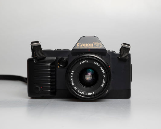 SLR Canon T70 35 mm avec objectif FD 28 mm f2.8 (numéro de série 1026627)