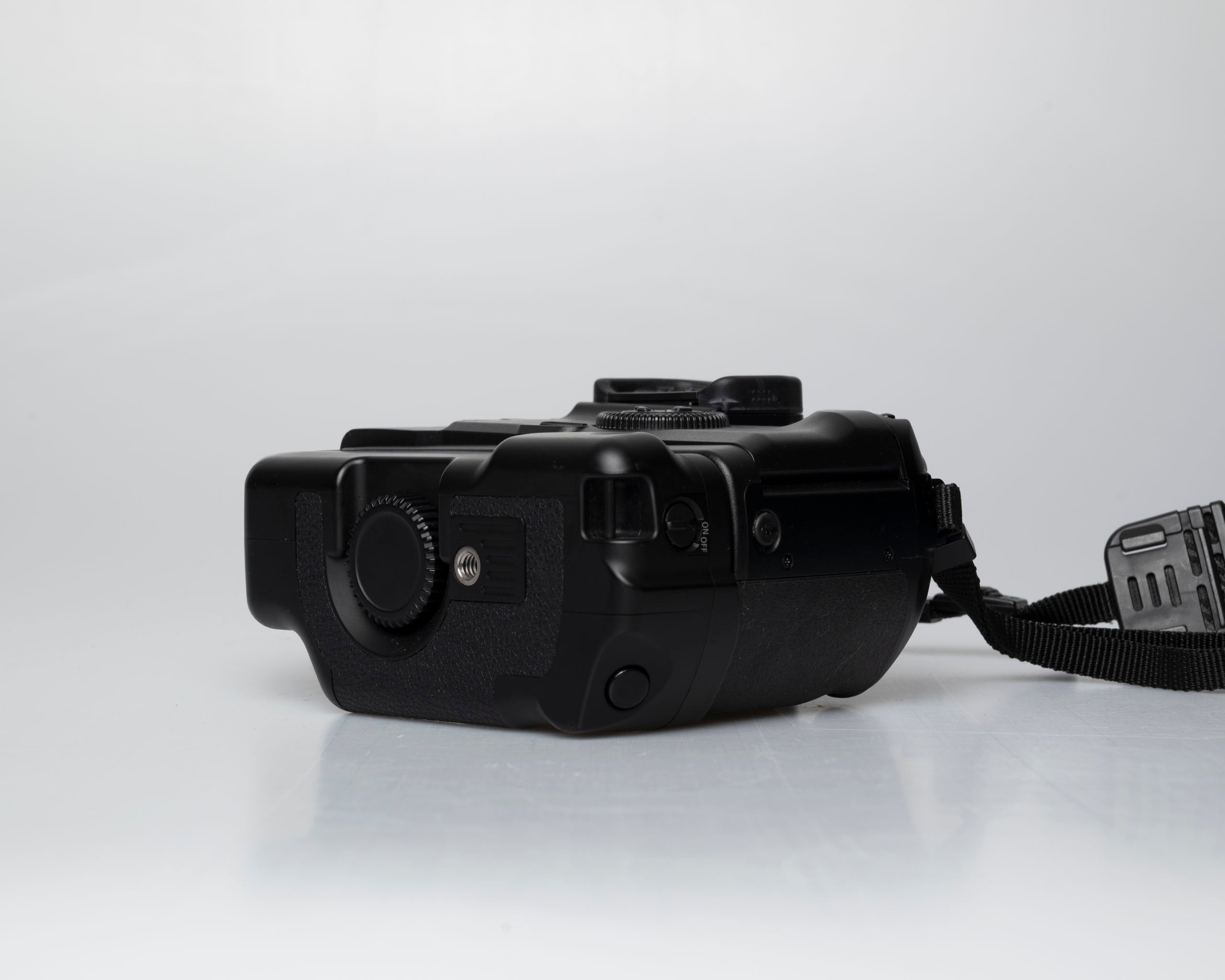 Canon BP-300 Battery pack with vertical-grip shutter button (for