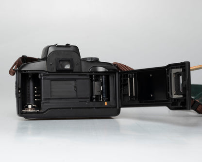 Canon EOS 700 35mm SLR w/EF 35-80mm Power Zoom lens + 'ever-ready' case (serial 1747616)