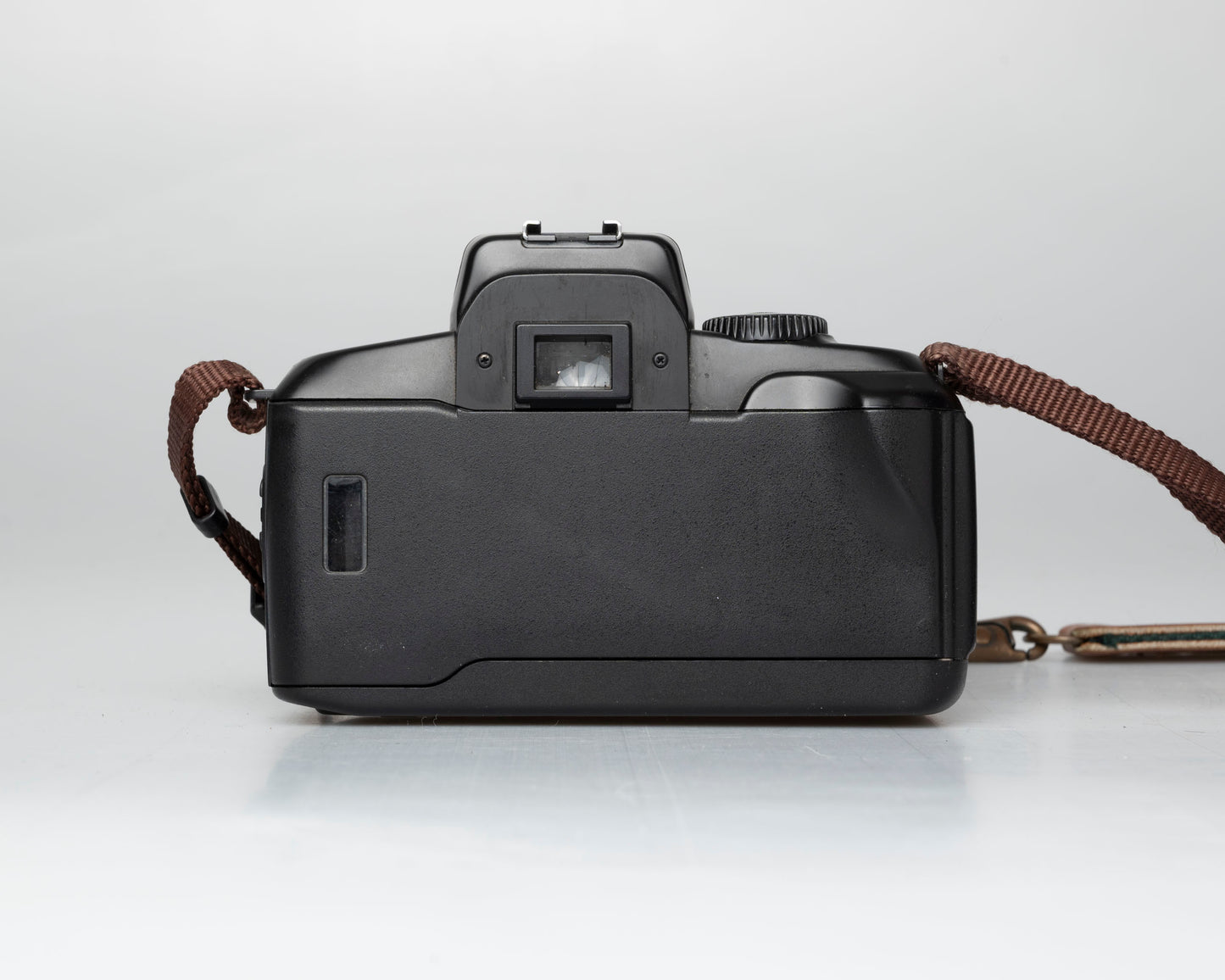 Canon EOS 700 35mm SLR w/EF 35-80mm Power Zoom lens + 'ever-ready' case (serial 1747616)