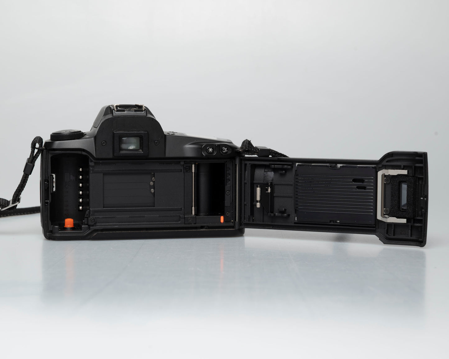 Canon EOS Rebel G 35mm film SLR avec objectif Canon EF 28-80mm (numéro de série 1062789)