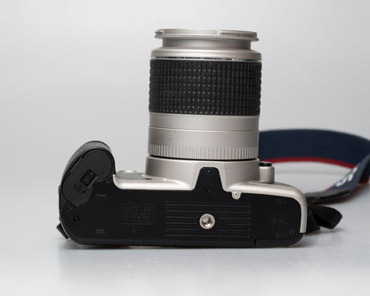 Canon EOS Rebel G reflex 35 mm à film avec objectif Canon EF 35-90 (série 5513204)
