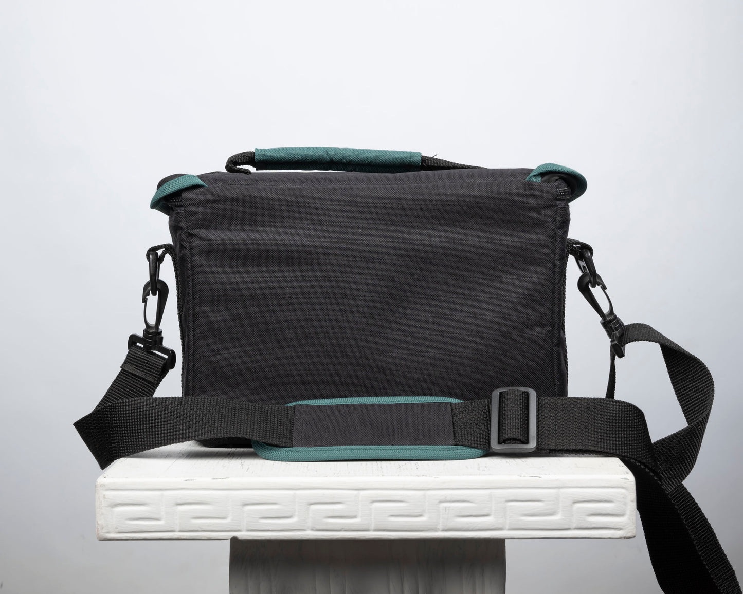 Canon black and green mid-sized camera shoulder bag