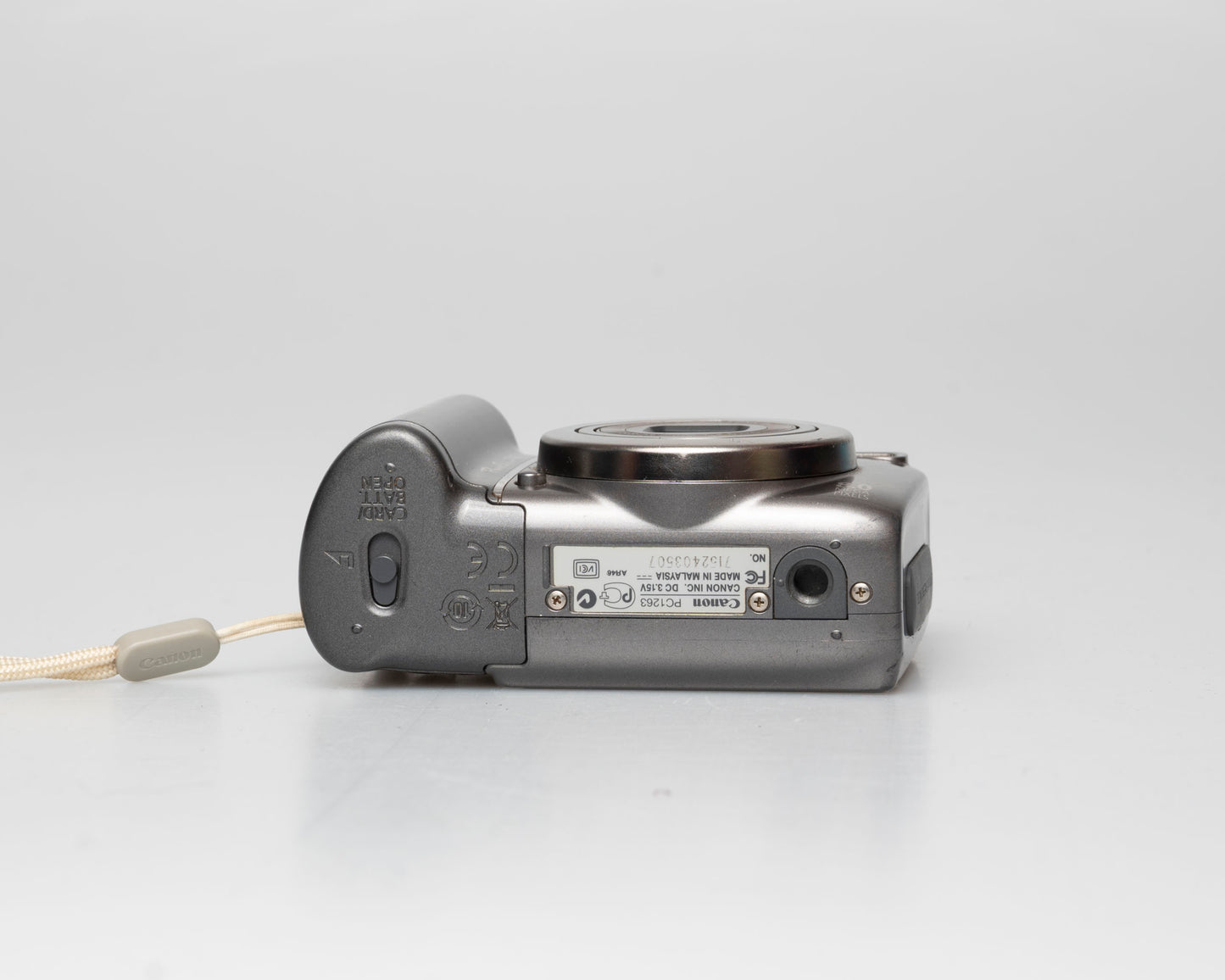 Canon Powershot A590 IS appareil photo numérique avec capteur CCD de 8 MP ; comprend une carte SD de 4 Go + étui (série 752403507)