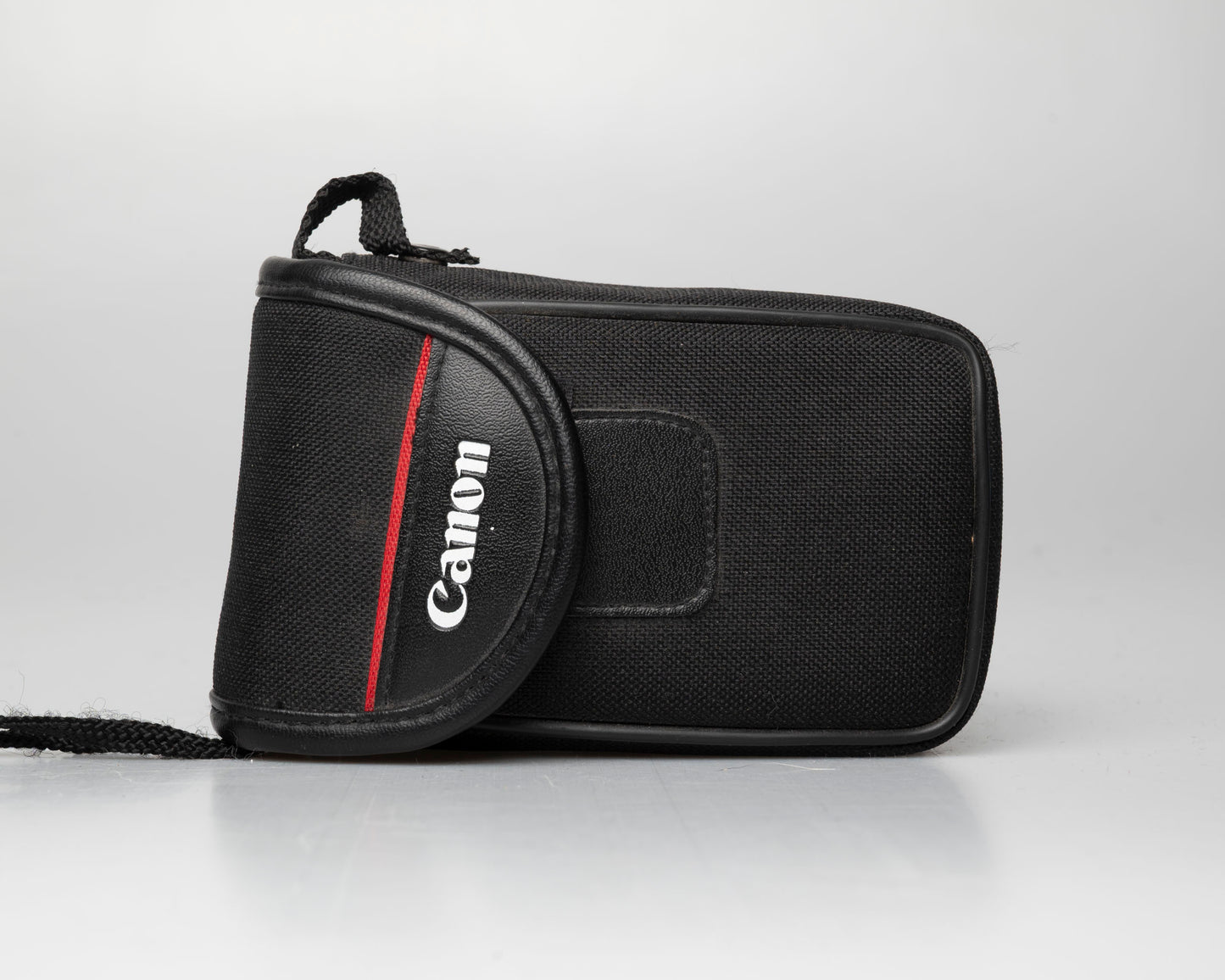 Appareil photo argentique Canon Prima Super 105 Date 35mm avec étui (numéro de série 4421072)