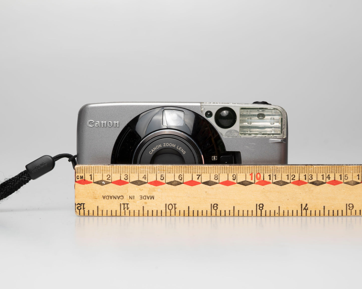 Appareil photo argentique Canon Prima Super 105 Date 35mm avec étui (numéro de série 4421072)