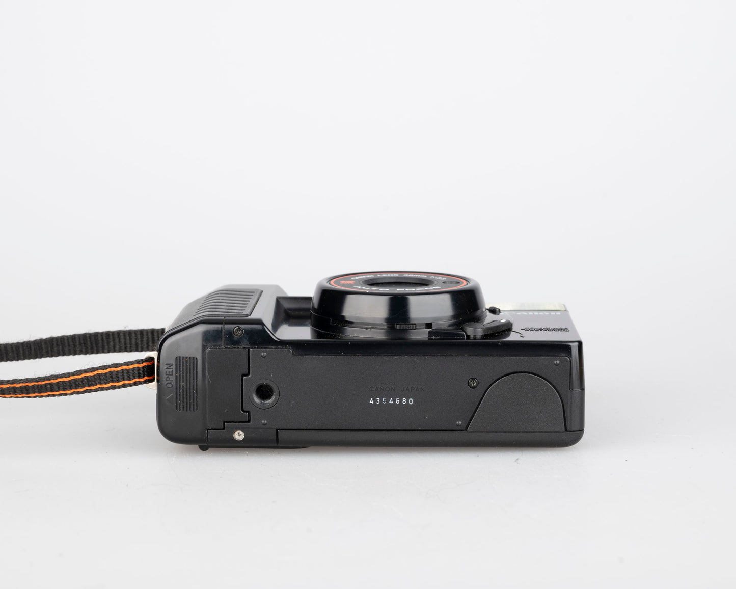 Canon Sure Shot (aka AF35M II or Autoboy 2) 35mm film point-and-shoot w/ case (serial 454680)