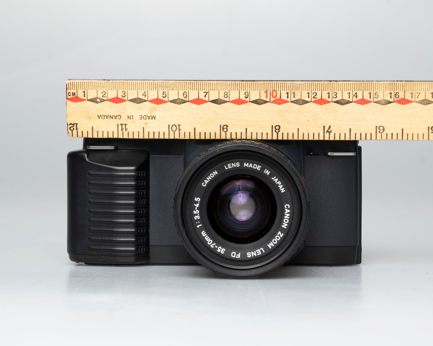 Appareil photo reflex Canon T50 35 mm avec objectif FD 35-70 mm + étui (série 1992261)