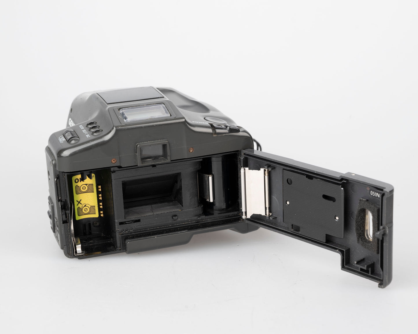 Reflex Chinon Genesis II 'bridge' 35 mm avec objectif 35-80 mm (série 315439)