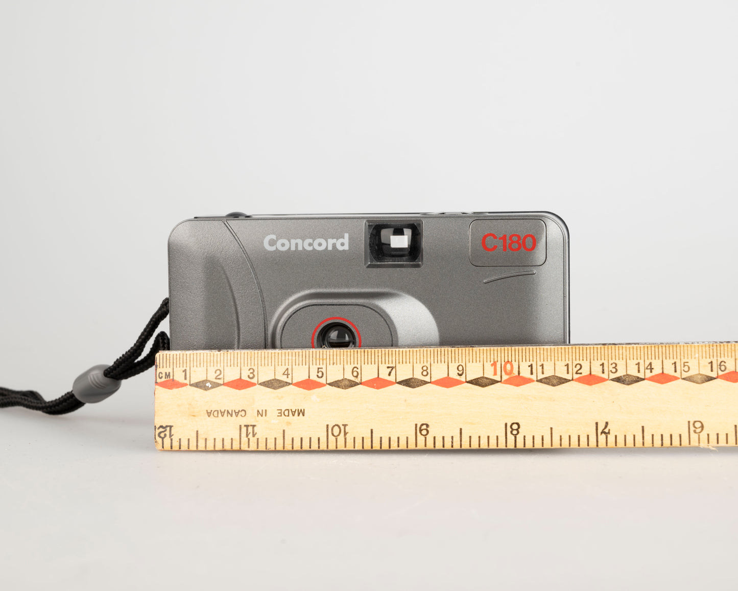 Concord C180 Slim Shot appareil photo argentique 35mm (numéro de série AB911777)