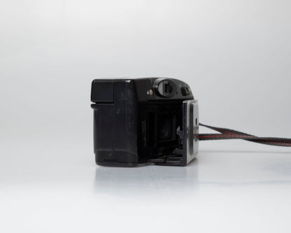 Fuji DL-900 Zoom 35mm camera w/ case (serial 60215434)