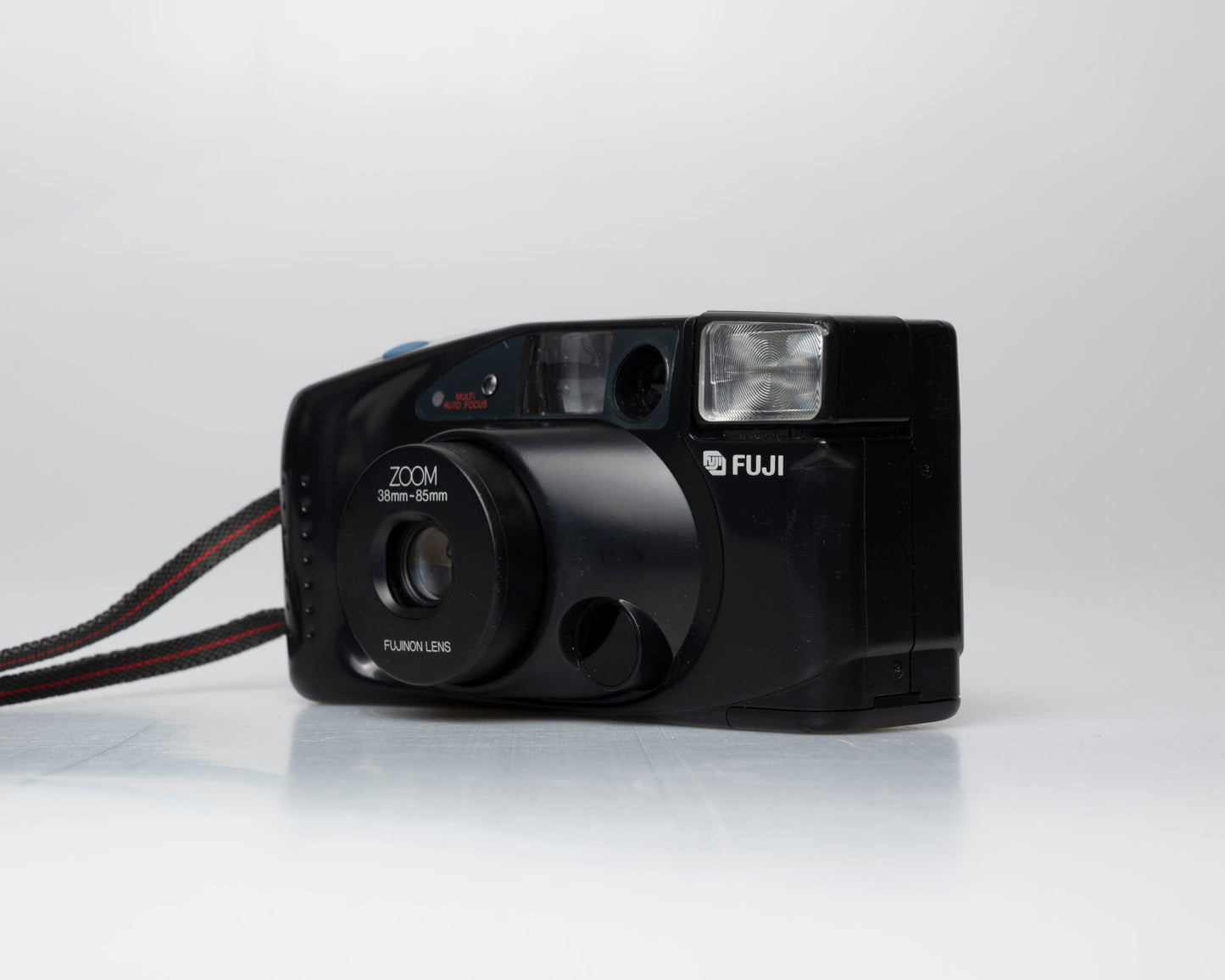 Fuji DL-900 Zoom 35mm camera w/ case (serial 60215434)