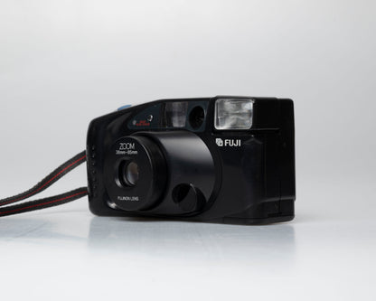 Fuji DL-900 Zoom 35mm camera w/ case (serial 60215434)