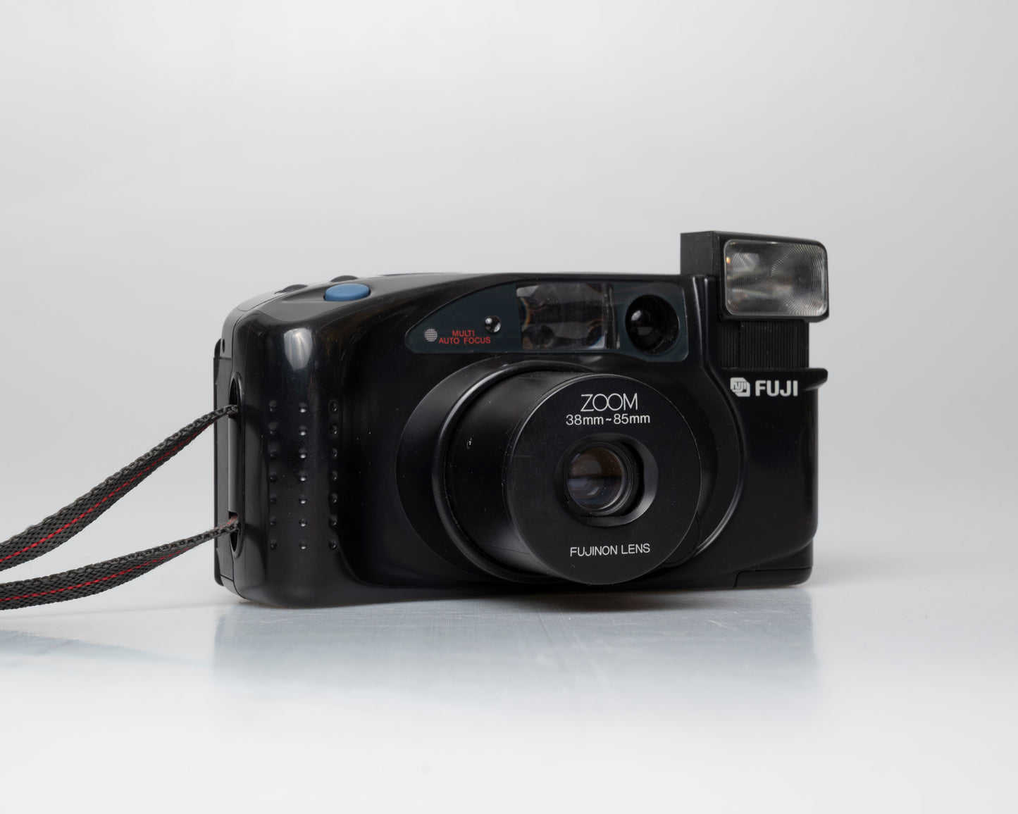 Fuji DL-900 Zoom 35mm camera w/ case (serial 60215434)