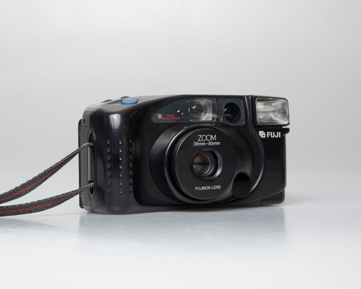 Fuji DL-900 Zoom 35mm camera w/ case (serial 60215434)