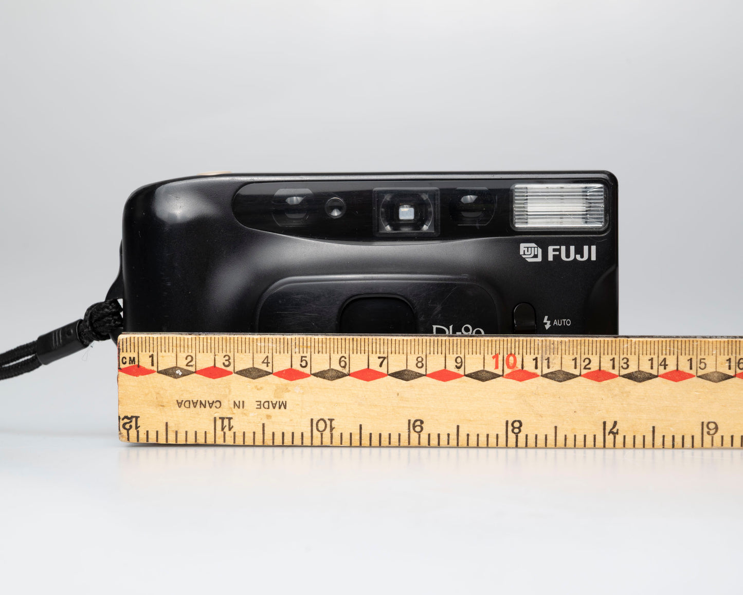 Fuji DL-90 35mm film camera (serial 10222971)