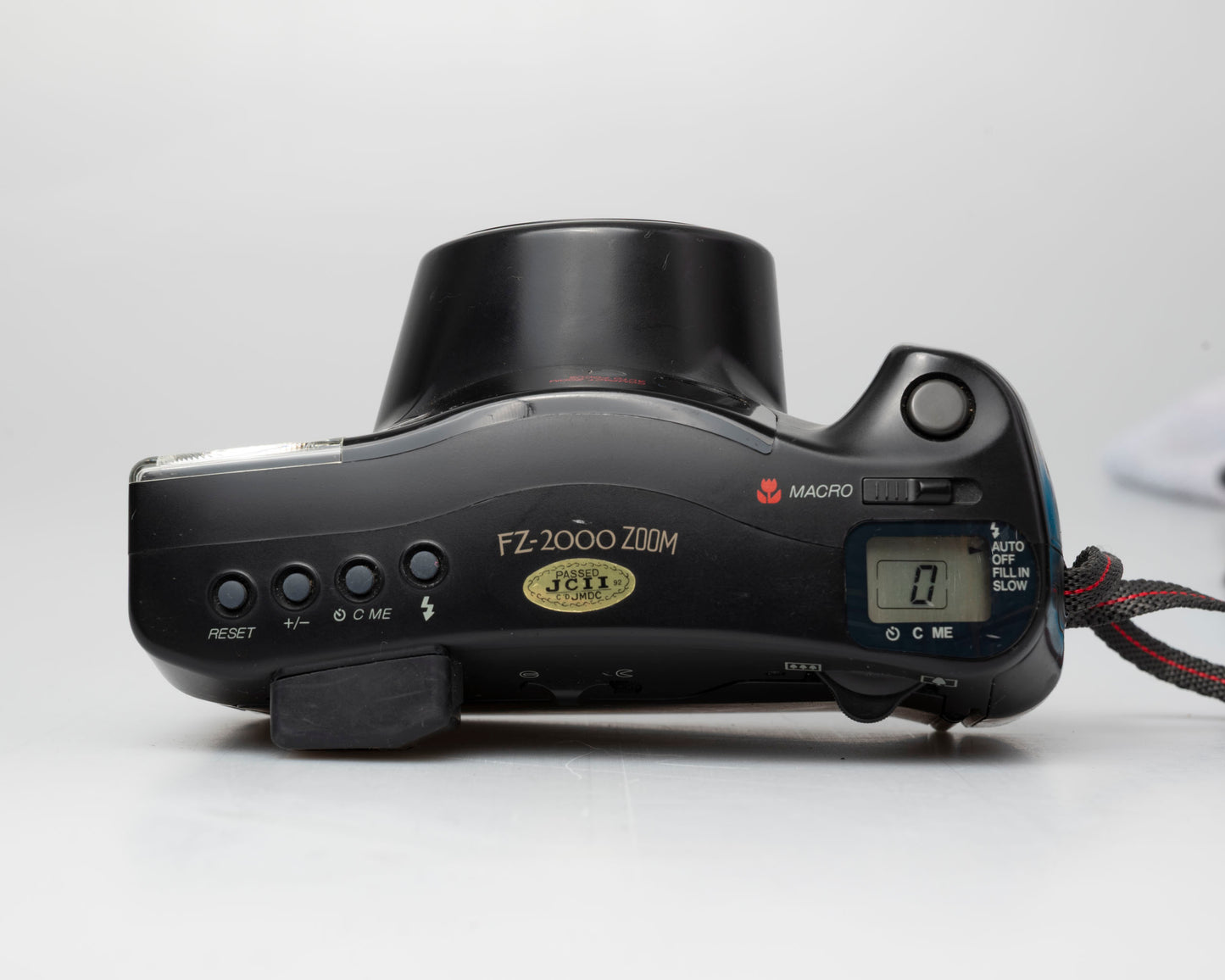 Fuji FZ-2000 Zoom 35mm camera (serial 21112237)