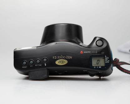 Fuji FZ-2000 Zoom 35mm camera (serial 21112237)