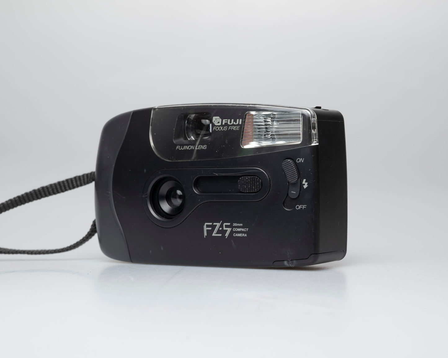 Fuji FZ-5 35mm film camera (serial 61005809)