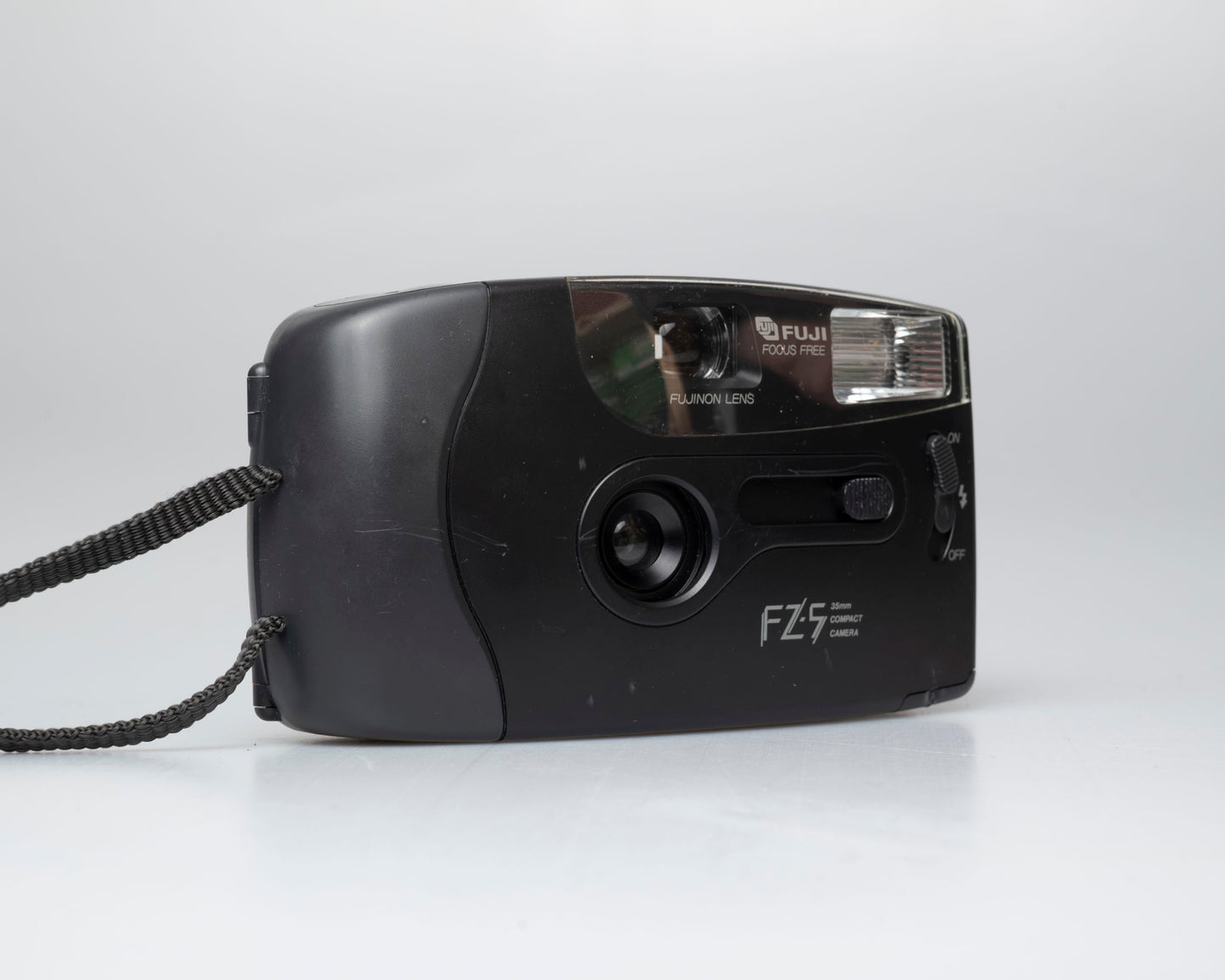 Fuji FZ-5 35mm film camera (serial 61005809)