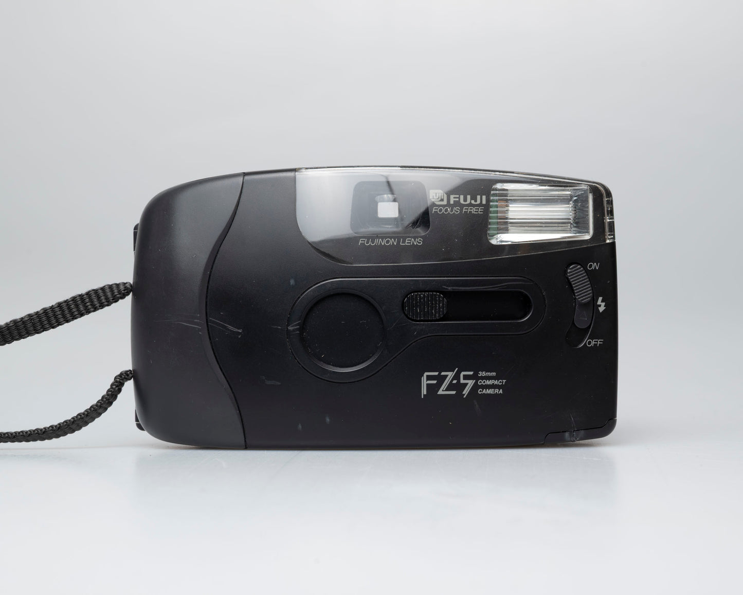 Fuji FZ-5 35mm film camera (serial 61005809)