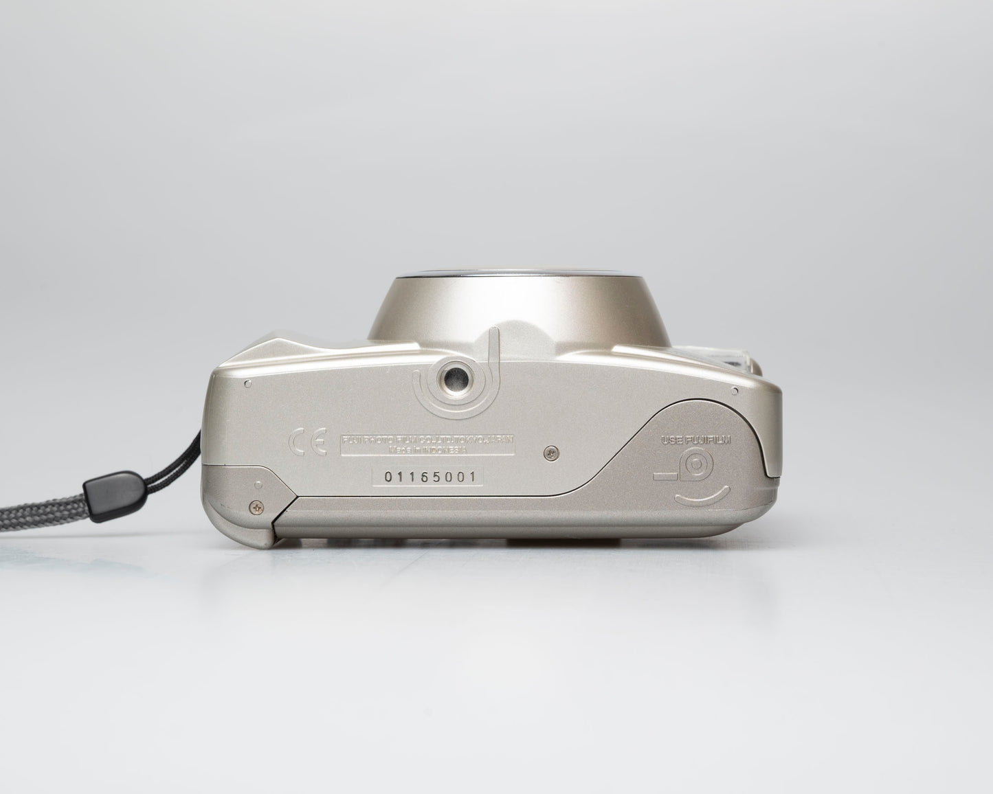 Fujifilm Discovery S1200 Zoom Date 35mm camera (serial 1165001)