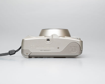 Fujifilm Discovery S1200 Zoom Date 35mm camera (serial 1165001)