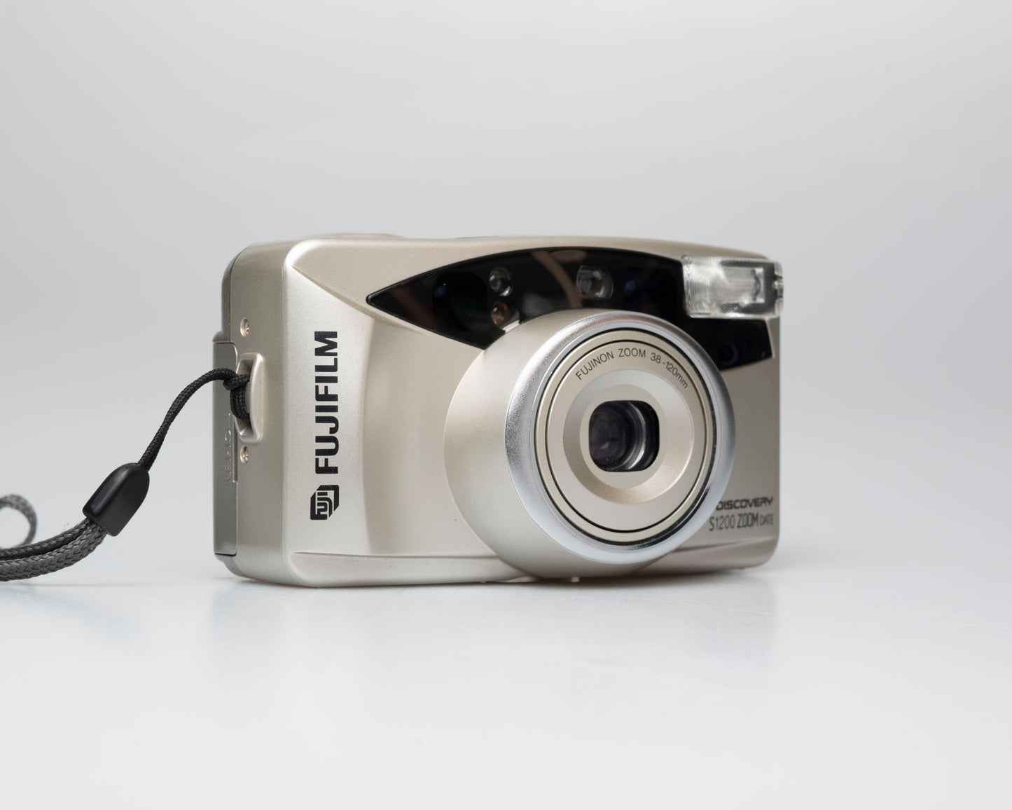 Fujifilm Discovery S1200 Zoom Date 35mm camera (serial 1165001)