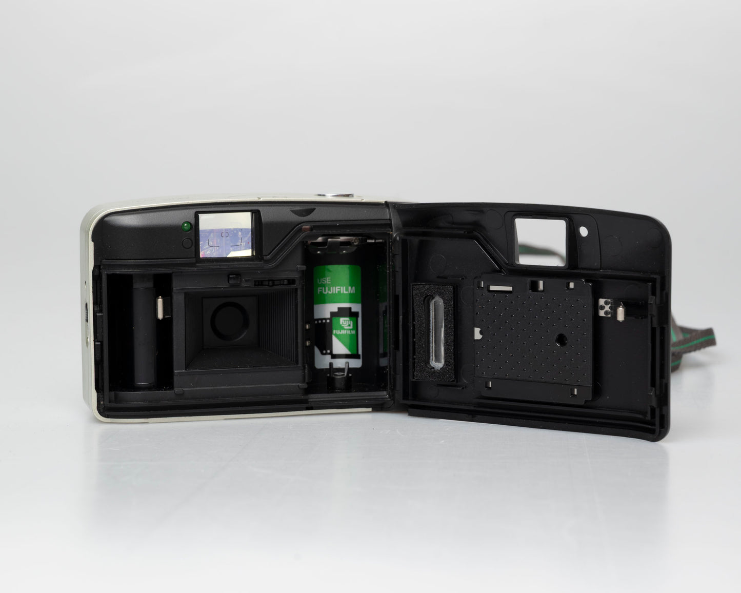 Fujifilm Clear Shot 60 AF 35mm film camera w/ manual (serial 4329775)