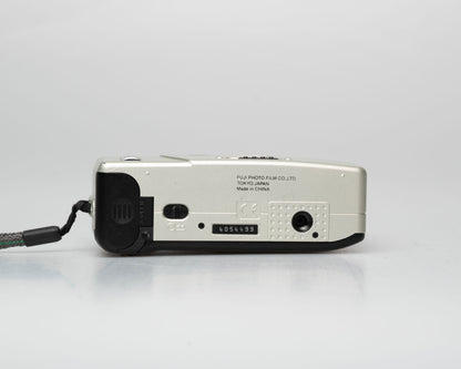 Fujifilm Clear Shot 60 AF 35mm film camera w/ case (serial 4054499)