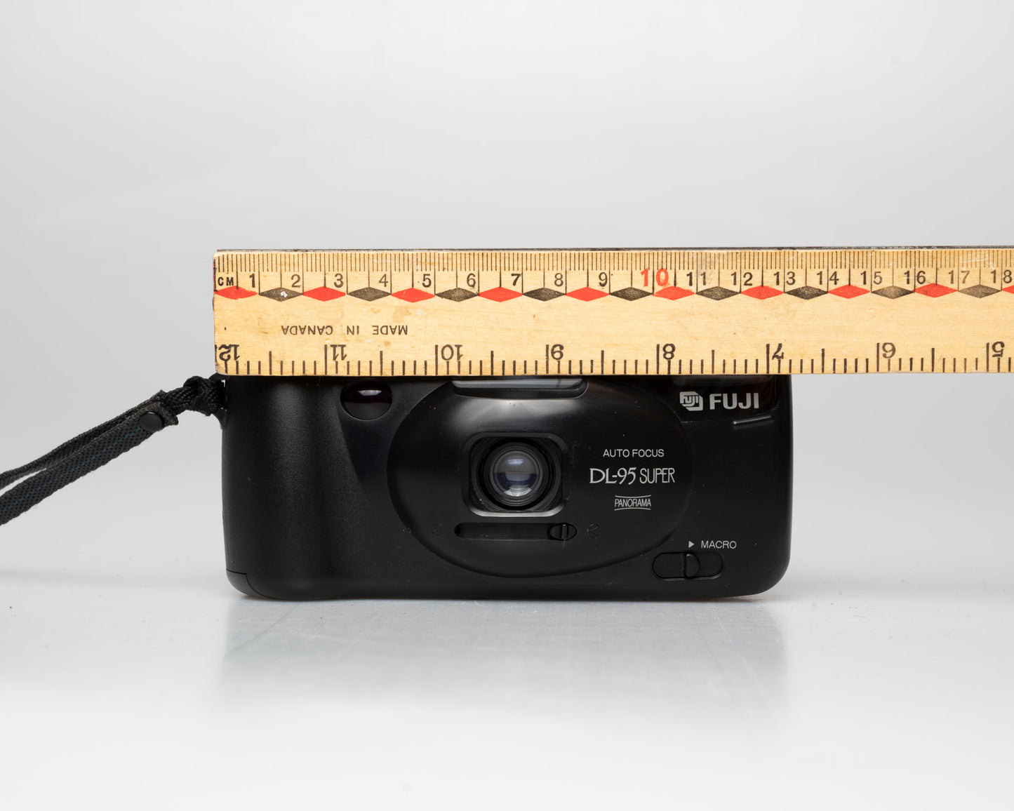 Fujifilm DL-95 Super 35mm film camera w/ case (serial 61203419)