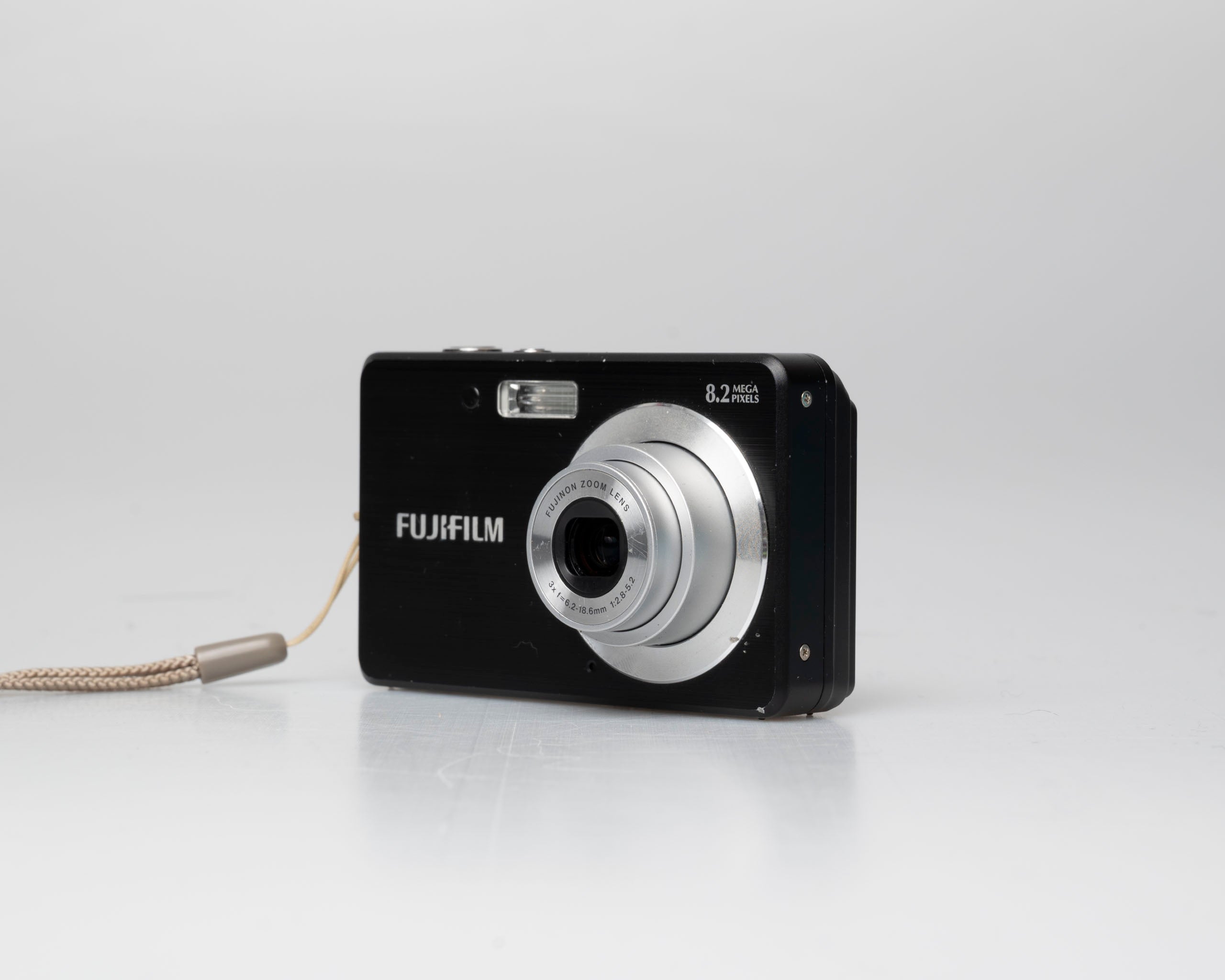 Fujifilm Finepix J10 8.2 MP digicam w/ battery + charger + 8GB SD
