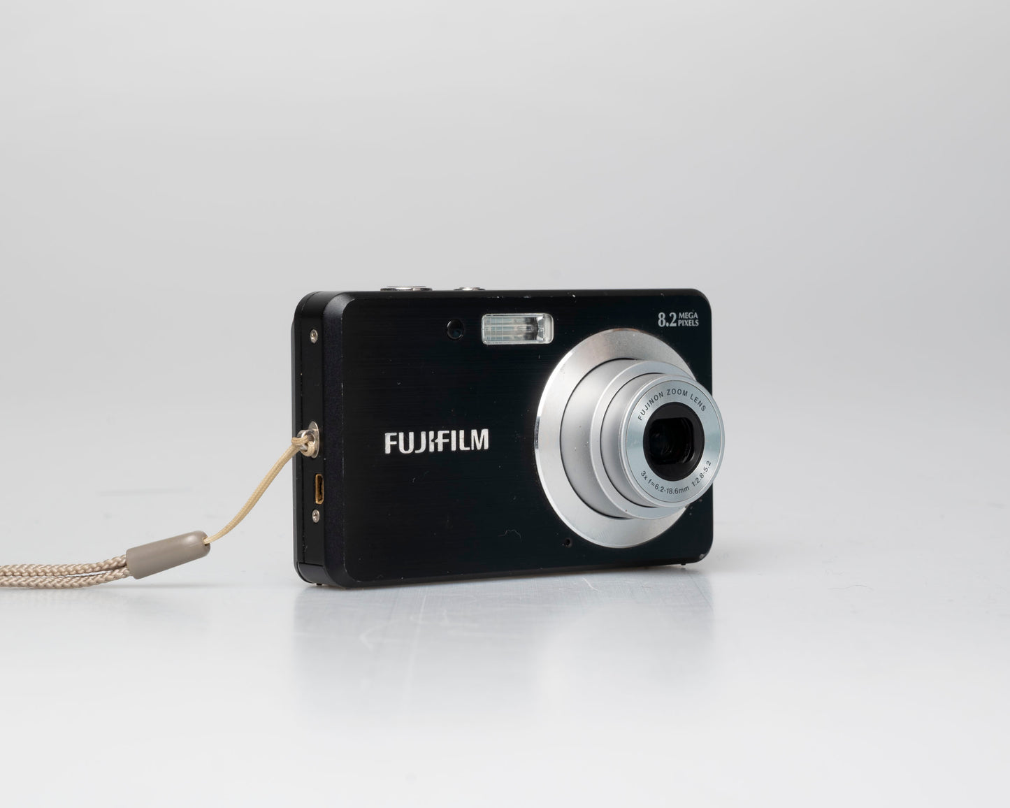 Fujifilm Finepix J10 appareil photo numérique 8,2 MP avec batterie + chargeur + carte SD 8 Go (série 8UG02712)