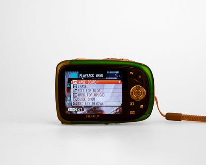 Appareil photo numérique étanche Fujifilm Finepix XP10 avec capteur CCD de 12 MP avec boîte + 2 piles + chargeur + carte SD de 2 Go