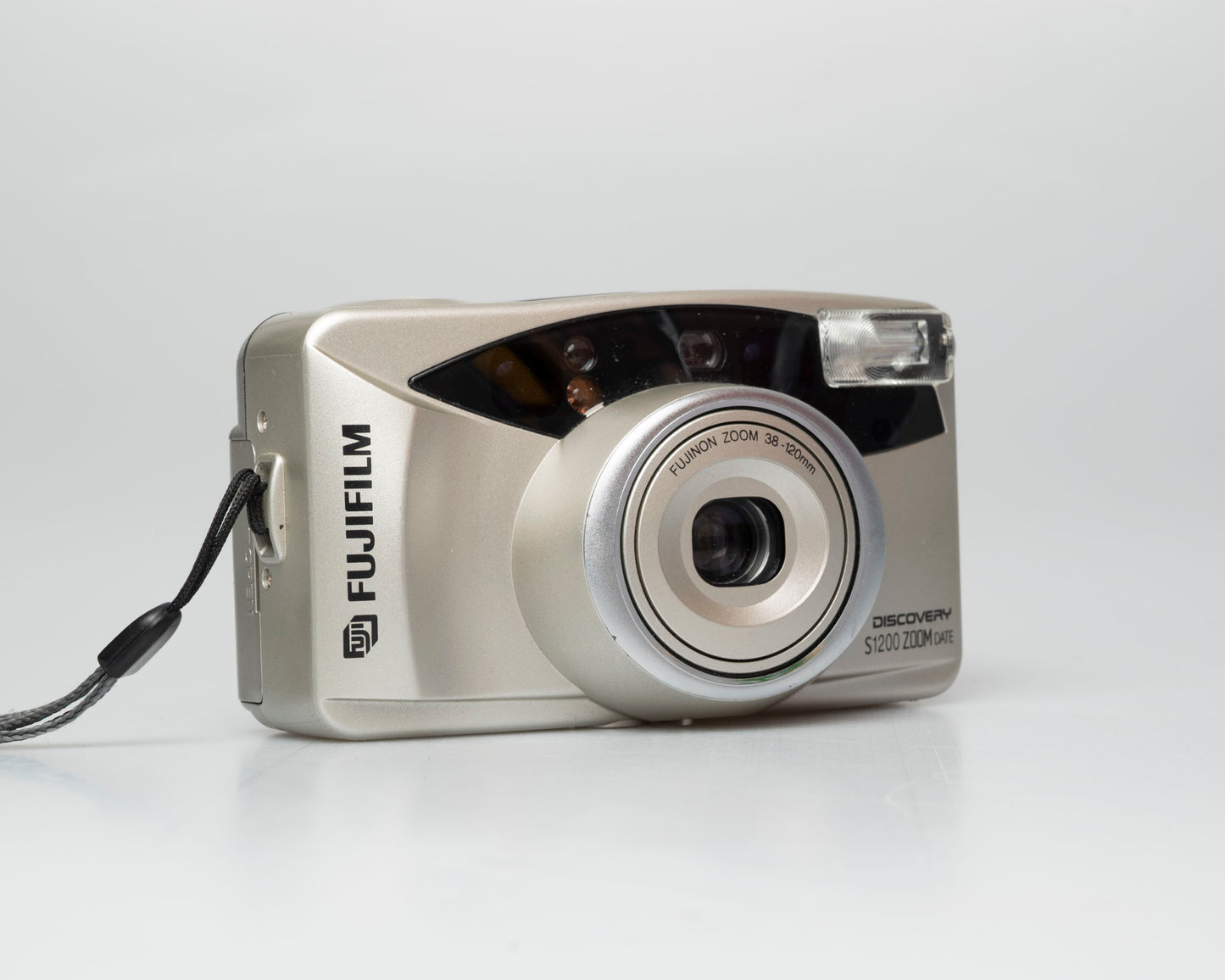 Fujifilm Discovery S1200 Zoom Date 35mm camera (serial 01255921)