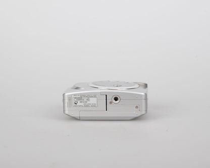 Fujifilm Finepix A200 2 MP capteur CCD appareil photo numérique (utilise des piles AA + cartes xD)