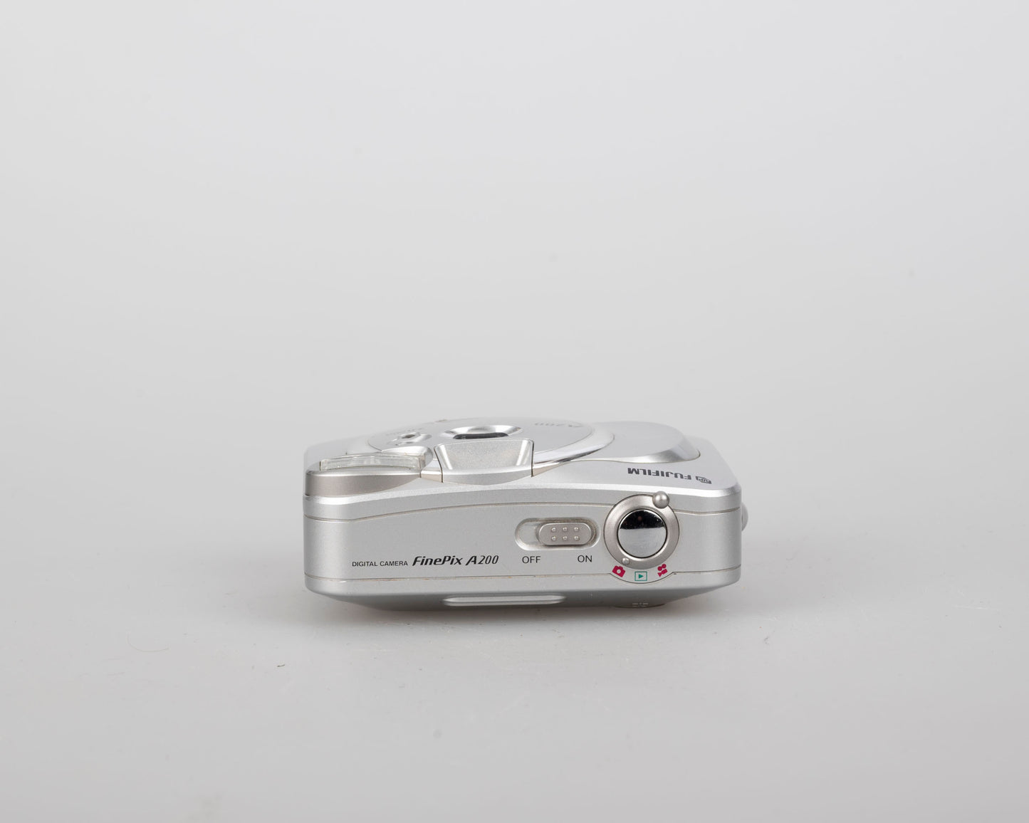 Fujifilm Finepix A200 2 MP capteur CCD appareil photo numérique (utilise des piles AA + cartes xD)