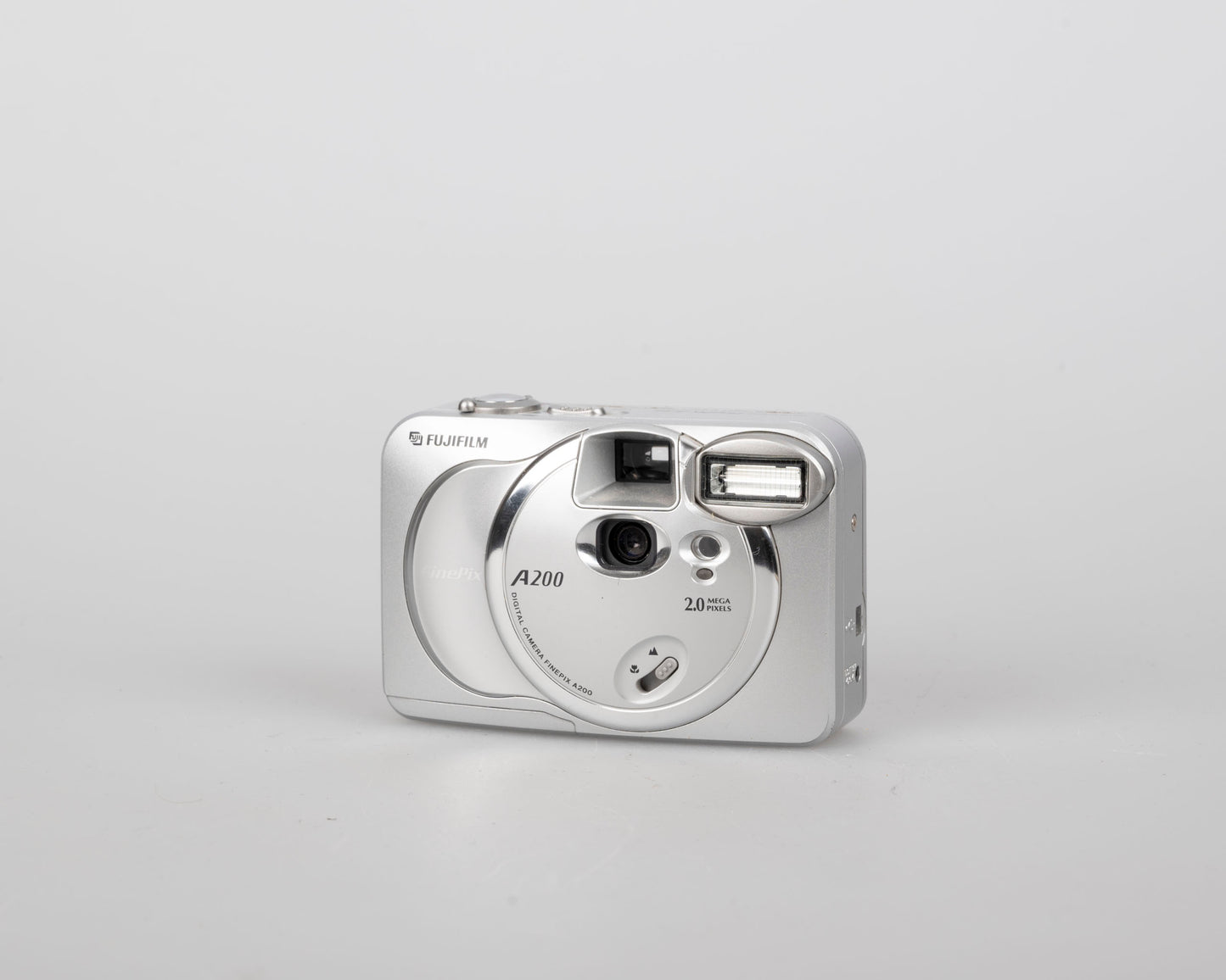 Fujifilm Finepix A200 2 MP capteur CCD appareil photo numérique (utilise des piles AA + cartes xD)