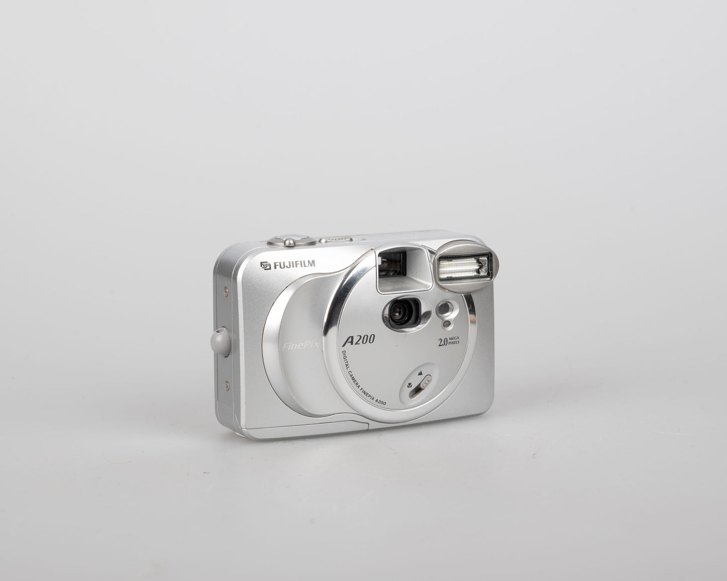 Fujifilm Finepix A200 2 MP capteur CCD appareil photo numérique (utilise des piles AA + cartes xD)