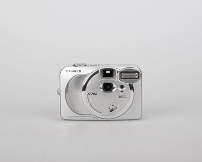 Fujifilm Finepix A200 2 MP capteur CCD appareil photo numérique (utilise des piles AA + cartes xD)