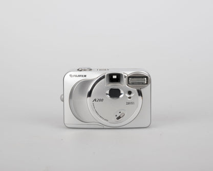 Fujifilm Finepix A200 2 MP capteur CCD appareil photo numérique (utilise des piles AA + cartes xD)