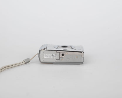 Fujifilm Finepix A610 6.3 MP CCD sensor digicam (uses AA batteries + xD cards)