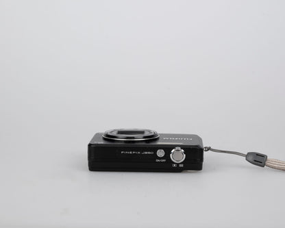 Fujifilm Finepix J250 10 MP CCD digicam w/ battery + charger