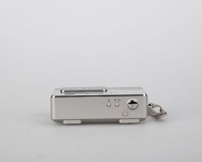 HP Photosmart 435 3.1 MP CCD sensor digicam w/original box and cable (uses AA batteries + SD cards)