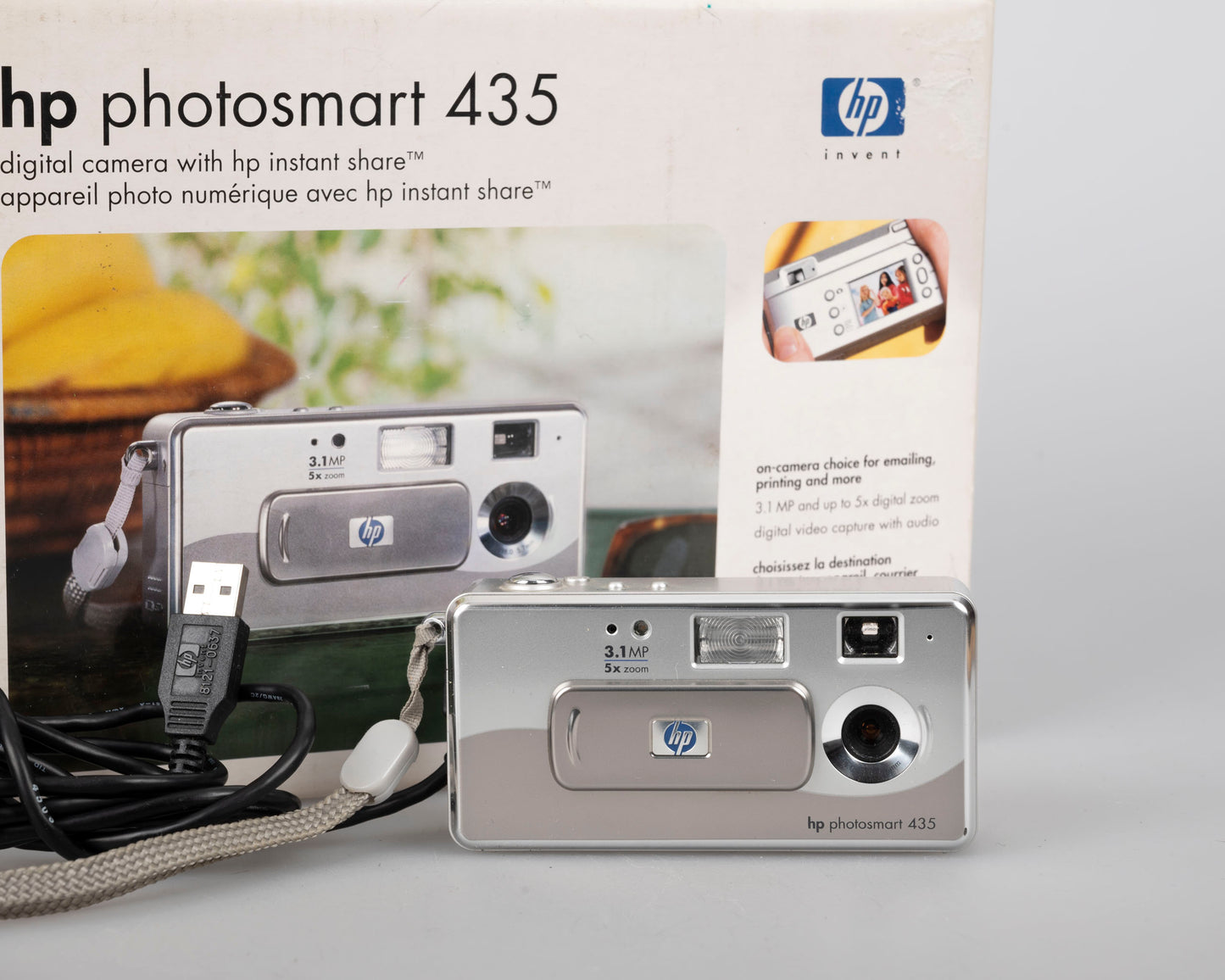HP Photosmart 435 3.1 MP CCD sensor digicam w/original box and cable (uses AA batteries + SD cards)